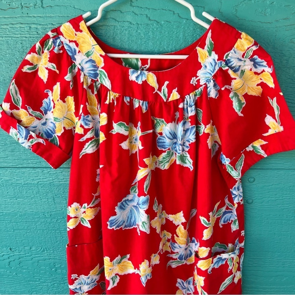 TRADITIONAL HAWAIIAN MUU-MUU FLORAL PRINT DRESS WITH POCKETS SIZE LARGE - Picture 3 of 7